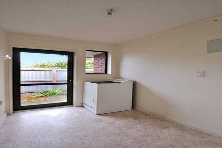 Photo of property in 2/10 Sefton Street, Belfast, Christchurch, 8051