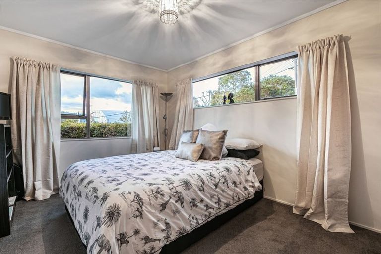 Photo of property in 12 Valerie Crescent, Okura, Albany, 0792