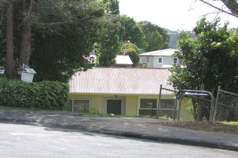 Photo of property in 2/95 Fairclough Road, Beach Haven, Auckland, 0626