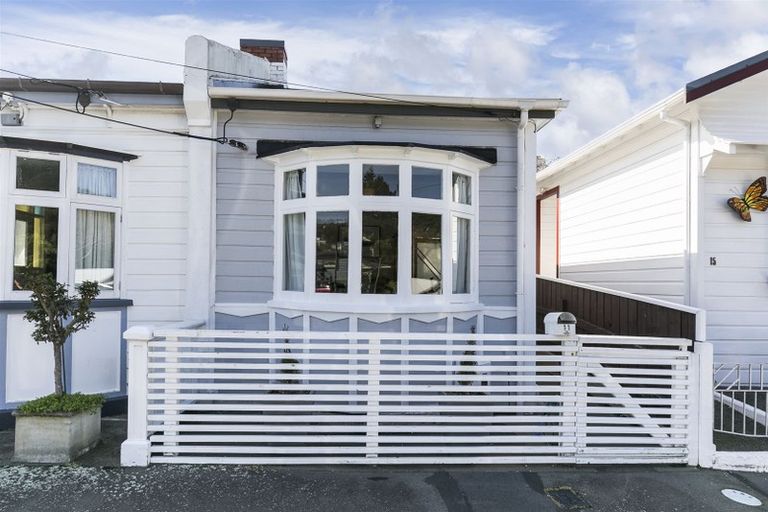 Photo of property in 11 Royal Street, Berhampore, Wellington, 6023