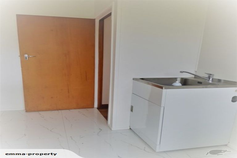 Photo of property in 2/18 Shakespeare Road, Milford, Auckland, 0620