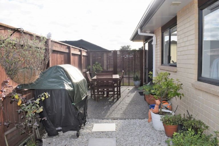 Photo of property in 28 Ian Peter Way, Otaki, 5512