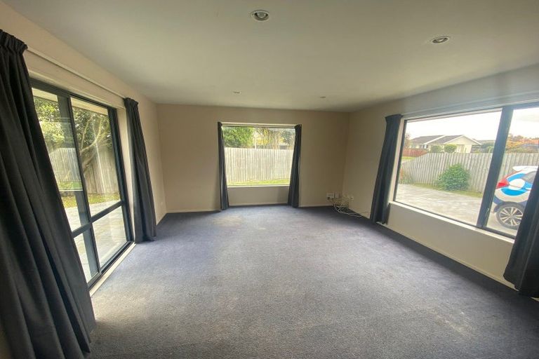 Photo of property in 33 Dufek Crescent, Wigram, Christchurch, 8042
