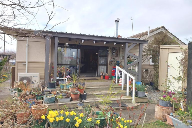 Photo of property in 8 Moorhouse Street, Waimate, 7924