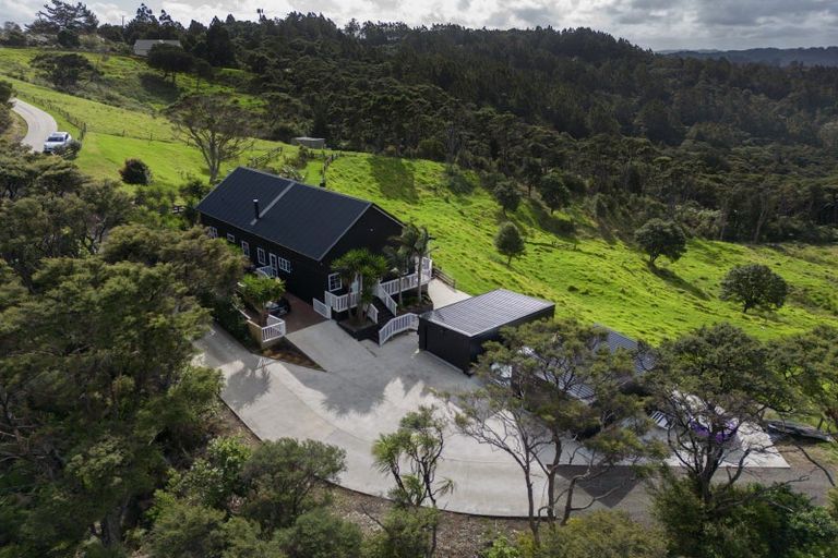 Photo of property in 173 Pinchgut Road, Kaukapakapa, 0873