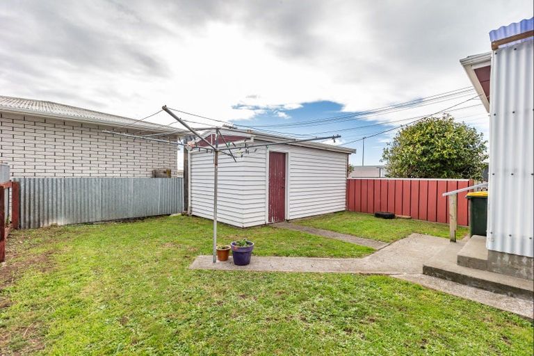 Photo of property in 57 Weraroa Road, Levin, 5510