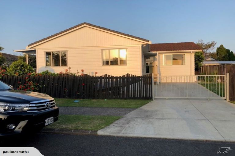 Photo of property in 25 Darren Crescent, Half Moon Bay, Auckland, 2012