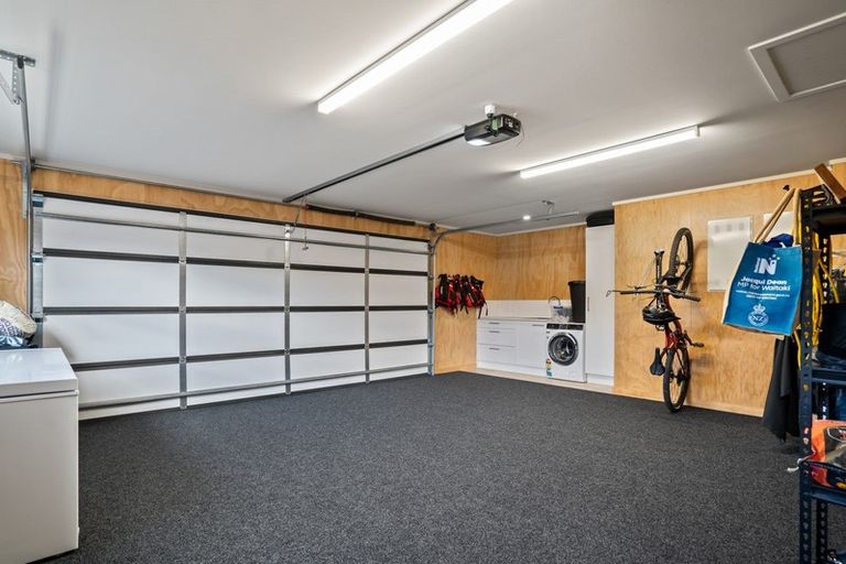 Photo of property in 3 Bargour Street, Wanaka, 9305