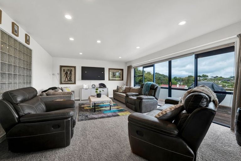 Photo of property in 117 Mangorei Road, Merrilands, New Plymouth, 4312