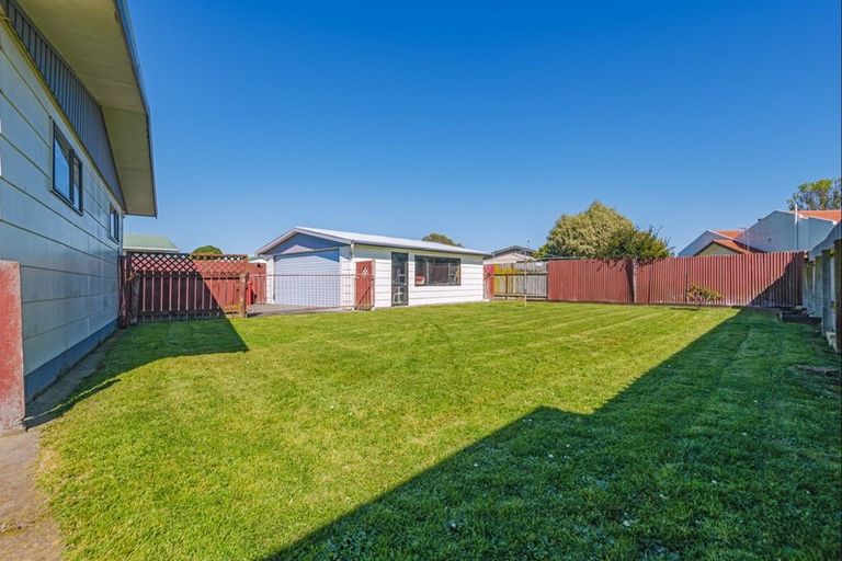 Photo of property in 28 Acacia Street, Kelvin Grove, Palmerston North, 4414