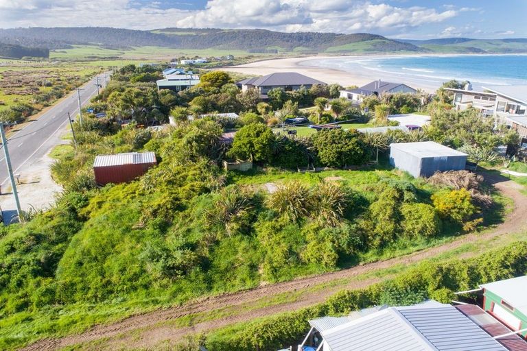 Photo of property in 523 Waikawa-curio Bay Road, Curio Bay, Tokanui, 9884