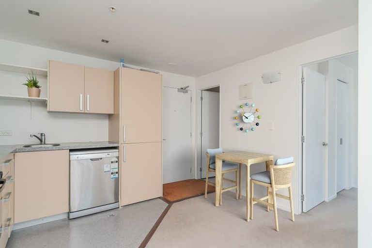 Photo of property in Dual Apartments, 406/142 Vivian Street, Te Aro, Wellington, 6011