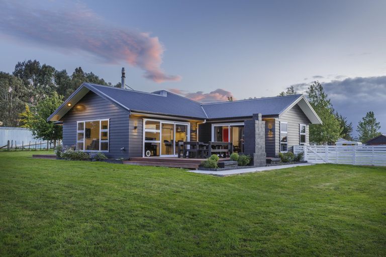 Photo of property in 733 Stoney Creek Road, Bunnythorpe, Palmerston North, 4470