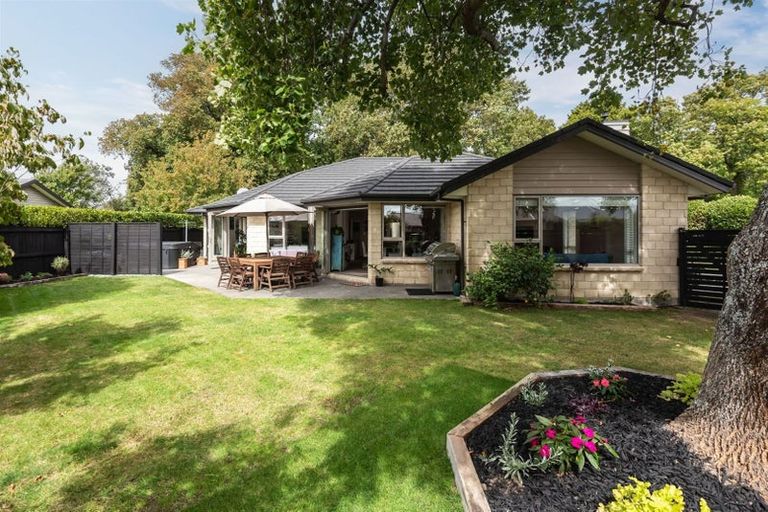 Photo of property in 22 John Campbell Crescent, Hillmorton, Christchurch, 8024