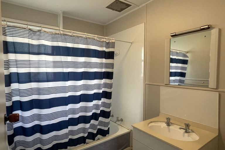 Photo of property in 2/51 Saint Johns Street, Woolston, Christchurch, 8062