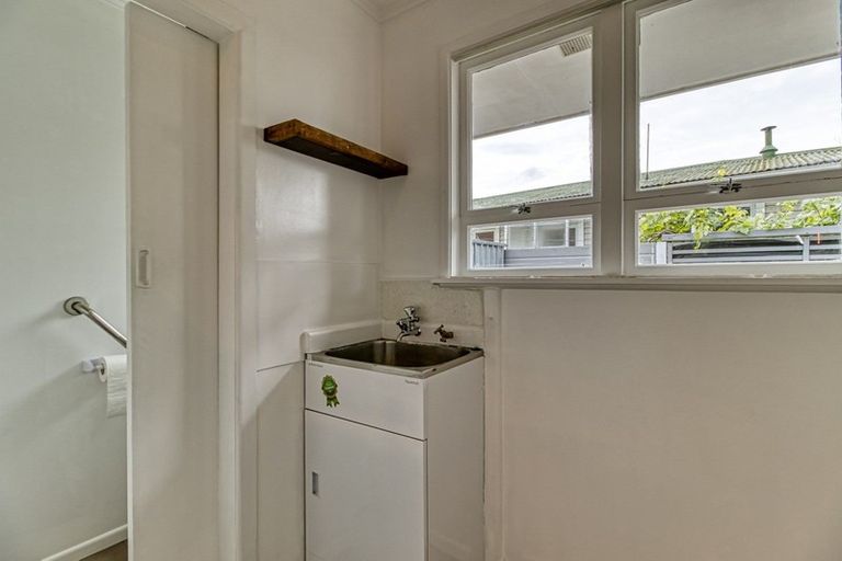 Photo of property in 1/813 Clive Street, Akina, Hastings, 4122