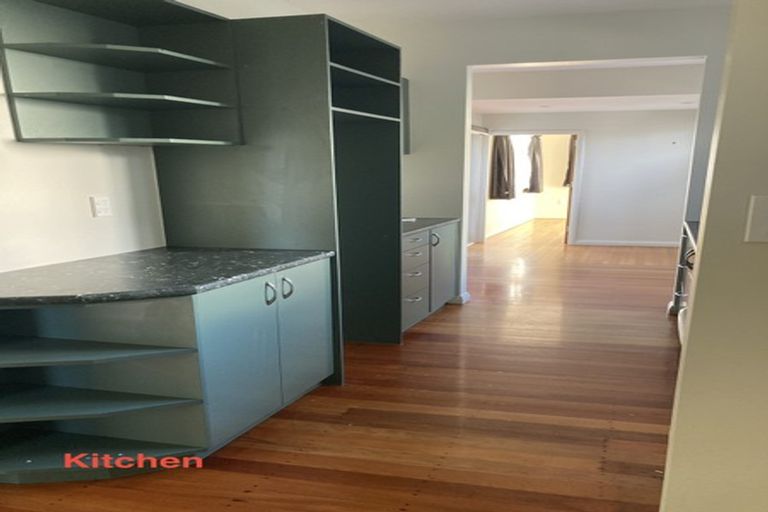 Photo of property in 2 Rodney Street, Northland, Wellington, 6012