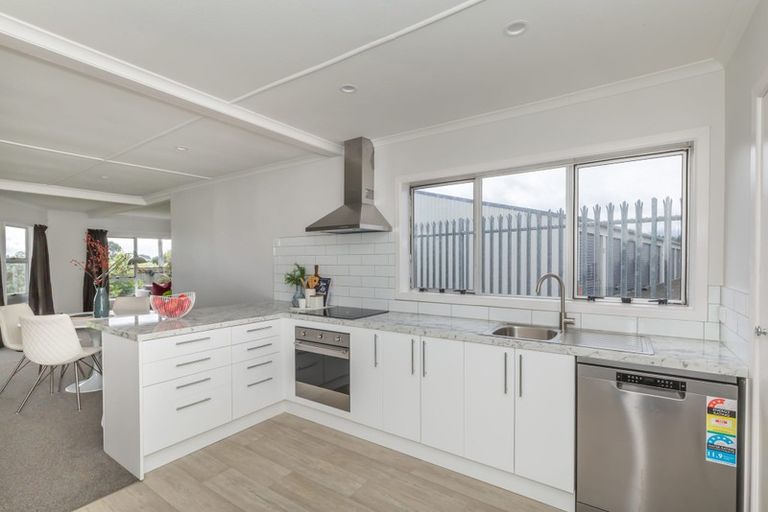 Photo of property in 80 Tararua Road, Levin, 5571