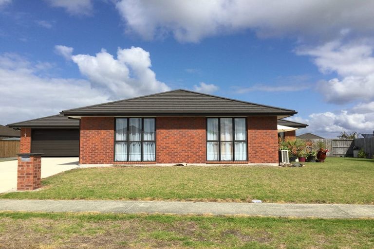 Photo of property in 12 O'farrell Drive, One Tree Point, 0118