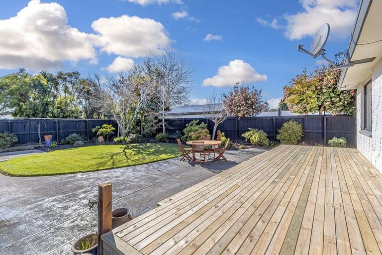 Photo of property in 53 Solomon Avenue, Redwood, Christchurch, 8051