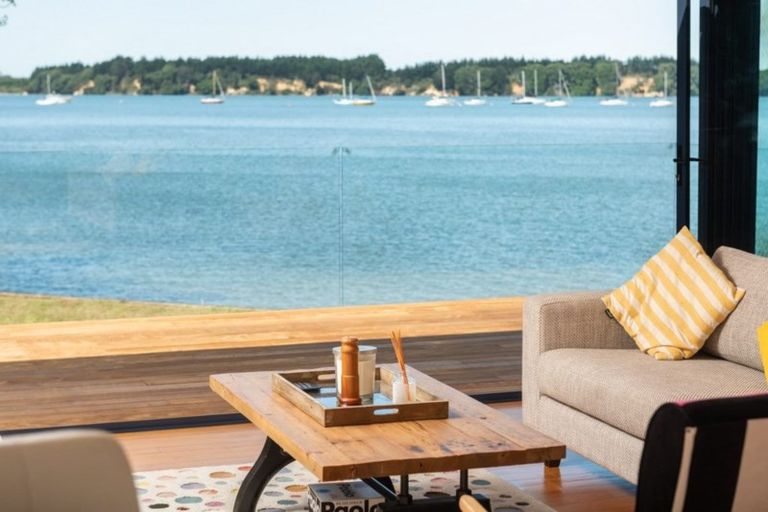 Photo of property in 12 Beach Grove, Omokoroa, 3114