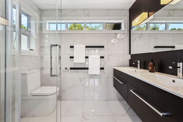 Photo of property in 59 Windermere Road, Papanui, Christchurch, 8053