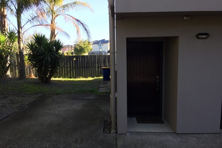 Photo of property in 45 Ponderosa Drive, Oteha, Auckland, 0632