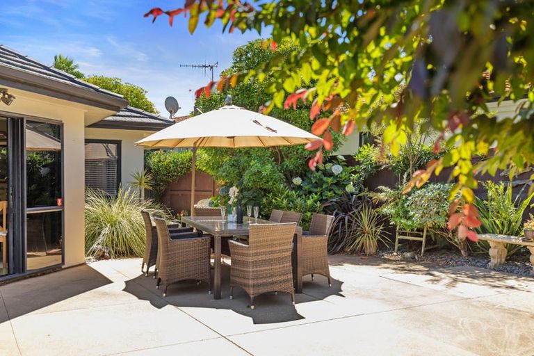 Photo of property in 7 Piha Close, Papamoa Beach, Papamoa, 3118