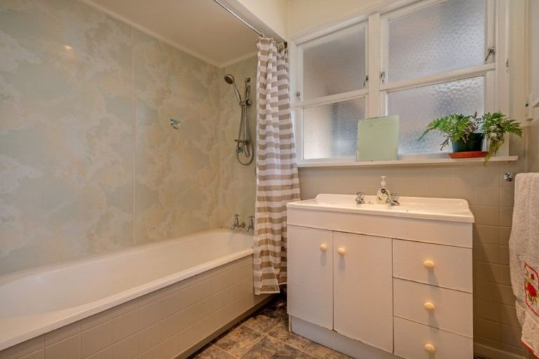 Photo of property in 28 Mcclure Street, Feilding, 4702