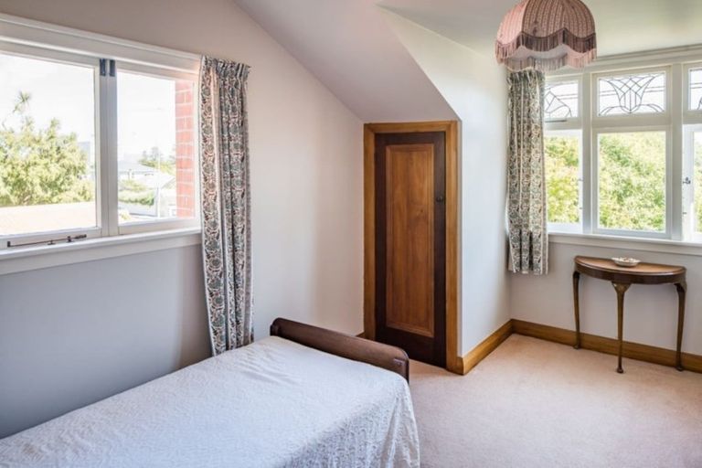 Photo of property in 103 Muritai Road, Eastbourne, Lower Hutt, 5013