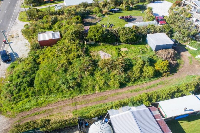 Photo of property in 523 Waikawa-curio Bay Road, Curio Bay, Tokanui, 9884