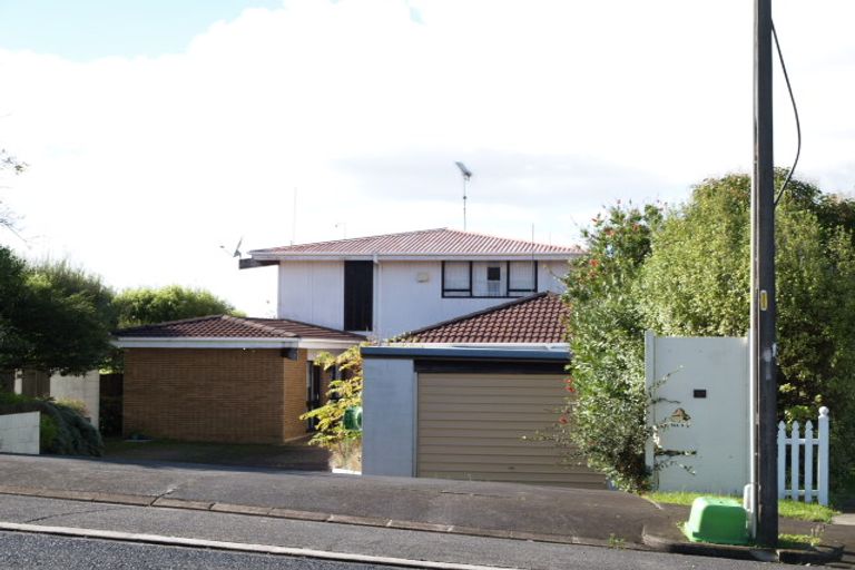 Photo of property in 32 Churchill Road, Cockle Bay, Auckland, 2014