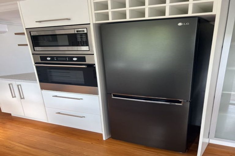 Photo of property in 1/25 Wolsley Avenue, Milford, Auckland, 0620