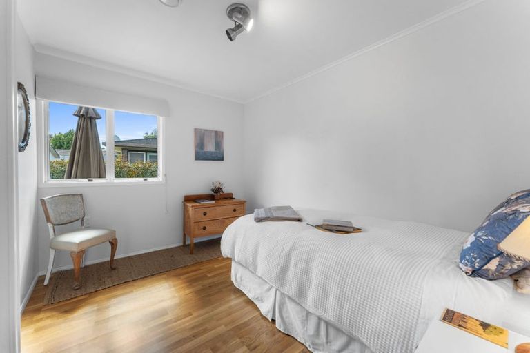 Photo of property in 22 Himalaya Drive, Half Moon Bay, Auckland, 2012