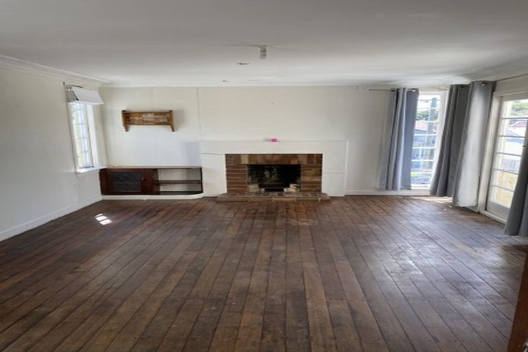 Photo of property in 19 Duders Avenue, Devonport, Auckland, 0624