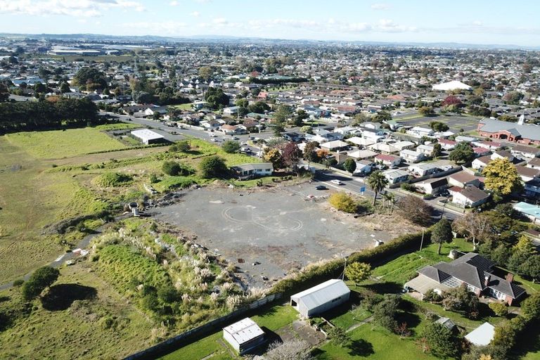 Photo of property in 22 Market Cove Road, Favona, Auckland, 2024