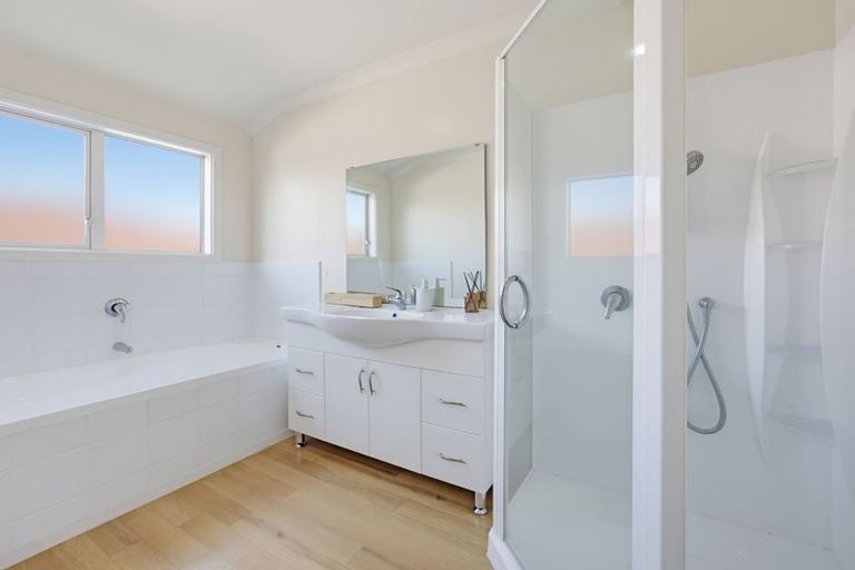 Photo of property in 47 Te Puia Drive, Aotea, Porirua, 5024