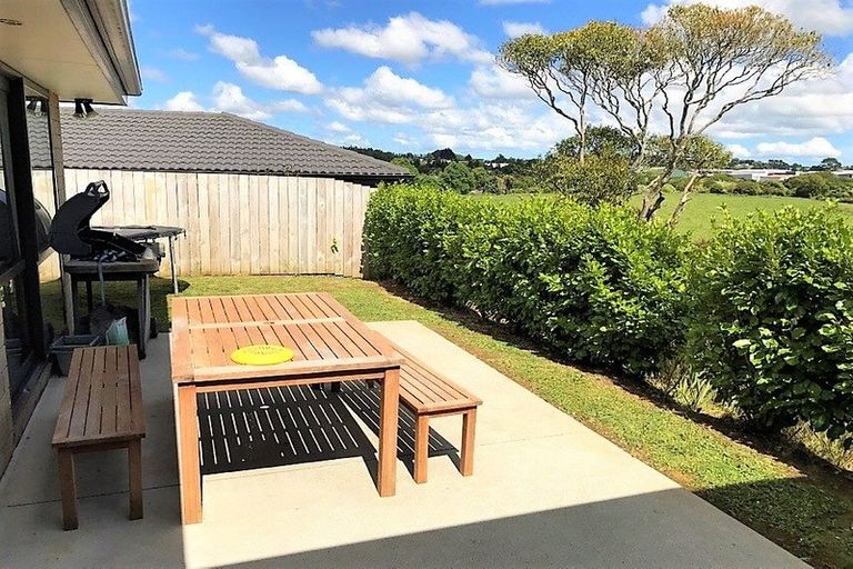 Photo of property in 72 Isabella Drive, Pukekohe, 2120