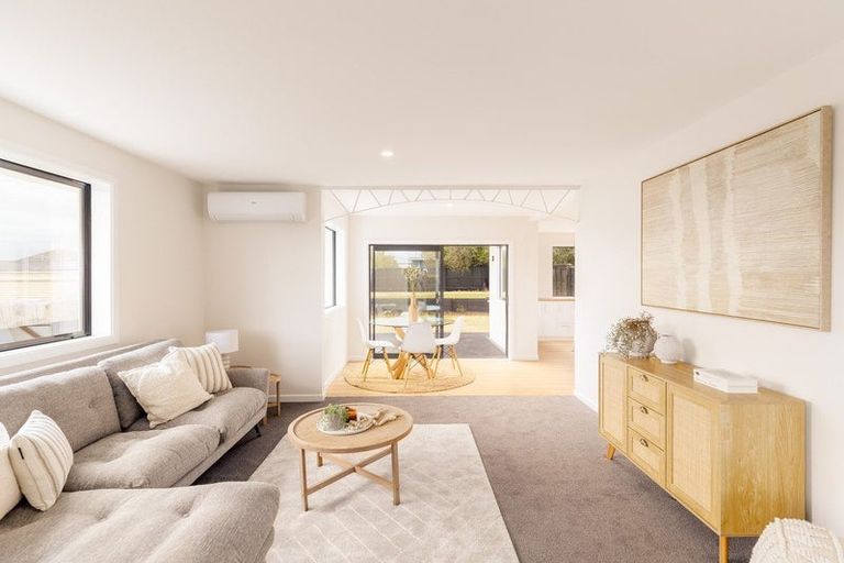 Photo of property in 35 Cuffs Road, Wainoni, Christchurch, 8061