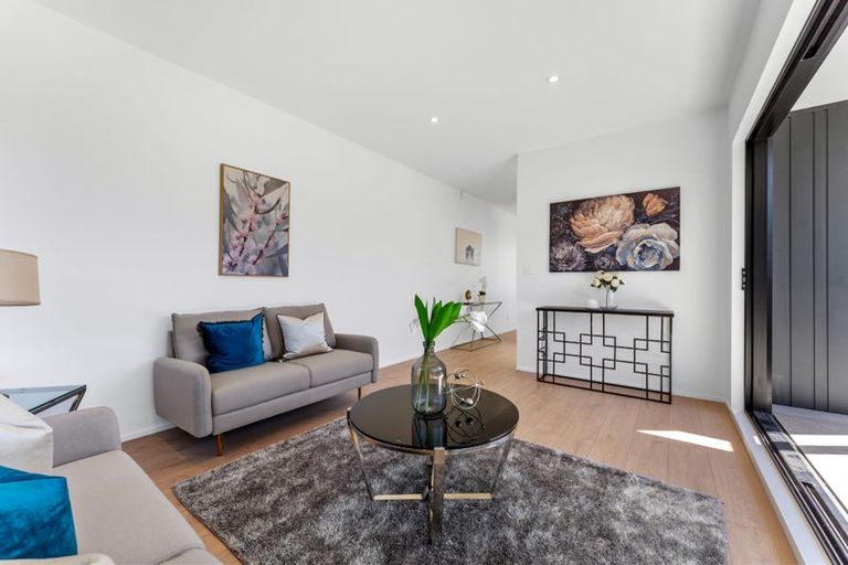 Photo of property in 9 Rosedale Road, Pinehill, Auckland, 0632