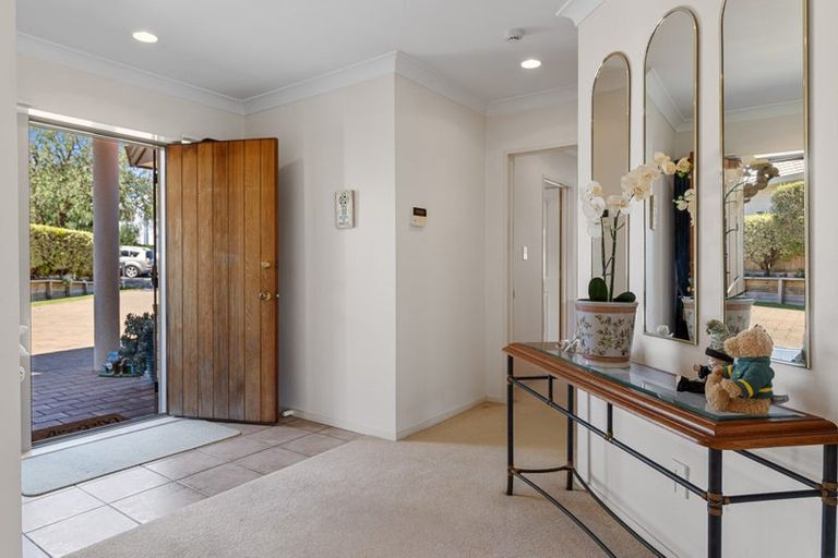 Photo of property in 5 Burleigh Place, Rototuna, Hamilton, 3210