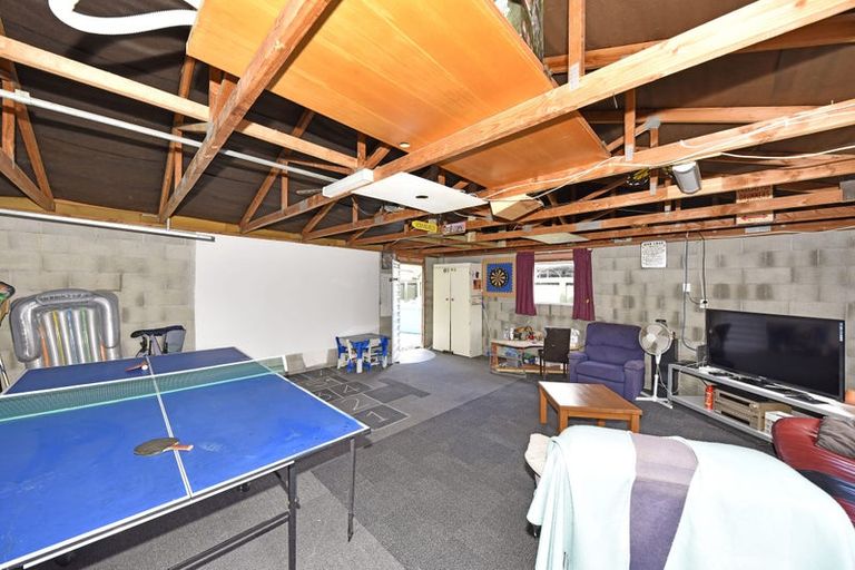 Photo of property in 11 Copperfield Close, Parklands, Christchurch, 8083