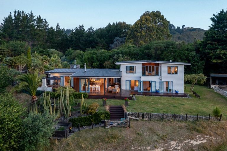 Photo of property in 105 Waterfall Road, Paraparaumu, 5032