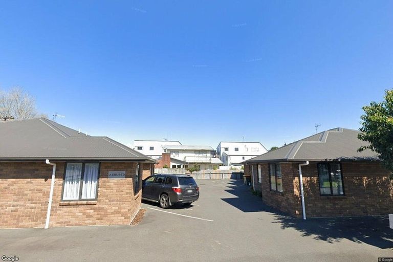 Photo of property in 4/240 Old Farm Road, Hillcrest, Hamilton, 3216