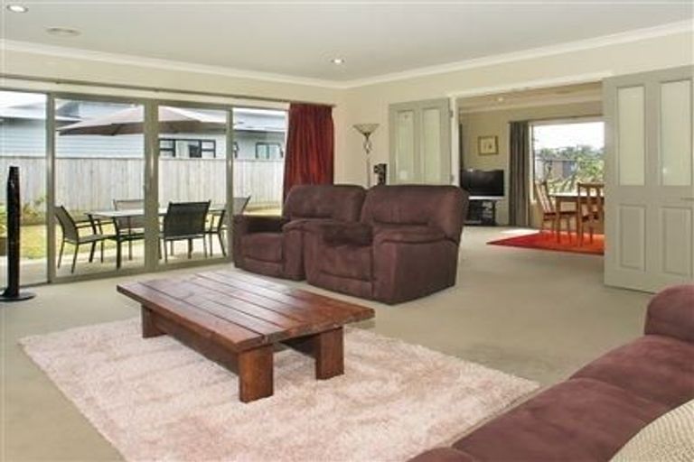 Photo of property in 24 Dusky Crescent, Aotea, Porirua, 5024
