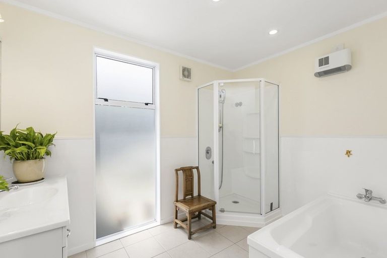 Photo of property in 5 Gavaskar Place, Khandallah, Wellington, 6035