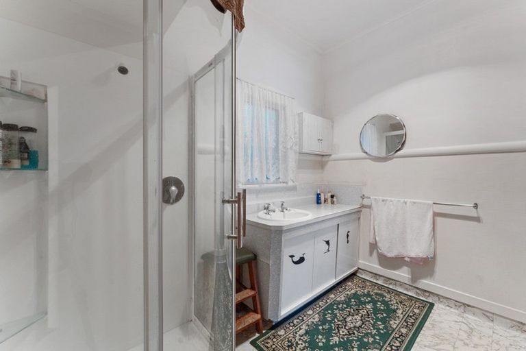 Photo of property in 126 Mangorei Road, Merrilands, New Plymouth, 4312