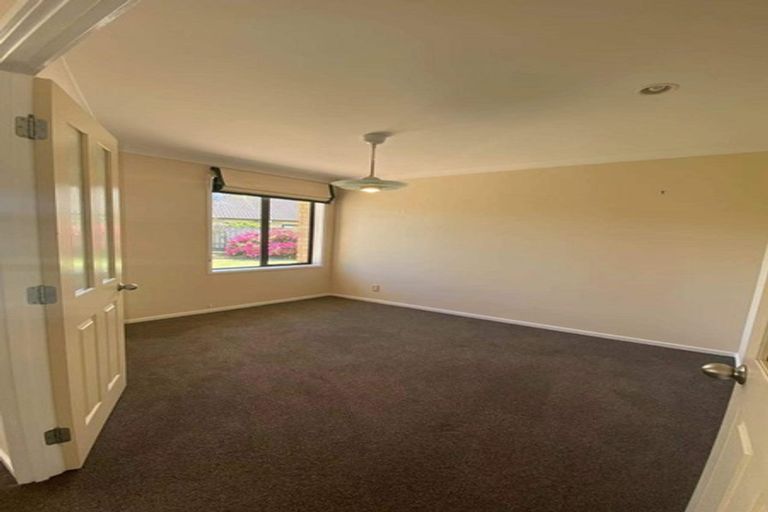 Photo of property in 46 Glenross Drive, Wattle Downs, Auckland, 2103