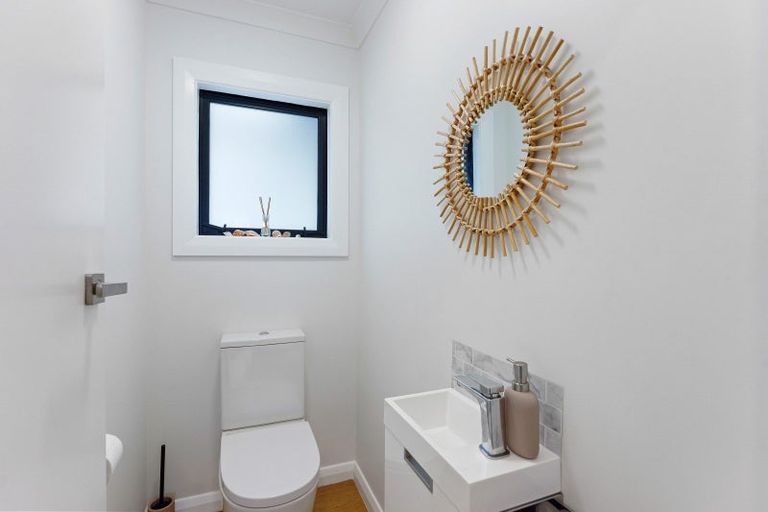 Photo of property in 25 Hillcrest Road, Raumati South, Paraparaumu, 5032