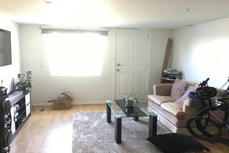 Photo of property in 9 Peter Mulgrew Street, New Windsor, Auckland, 0600